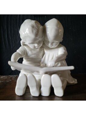 Vtg B&G Bing Grondahl All White Porcelain Figurine Boy and Girl Reading #1567